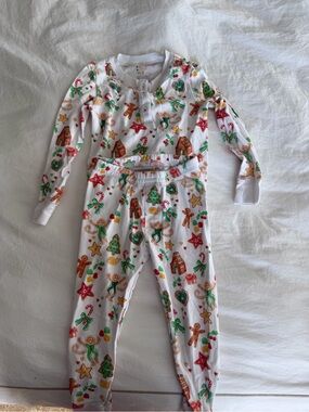 Roller Rabbit White Holiday Gingerbread Footed One-Piece Pajamas
